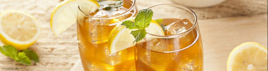 Tee Cocktail mit Zitrone